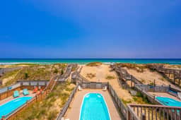 689 | Beach Oasis - Image 4