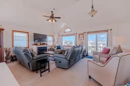 826 | Coastal Retreat - Image 5