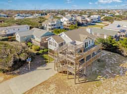 019 | Krazy Patty's Beach House - Image 3