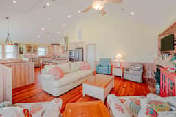 849 | Seaside Landing - Image 5