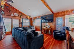 847 | Coleman's Mermaid Hideaway - Image 4