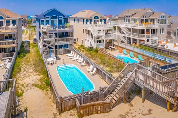 689 | Beach Oasis - Image 1