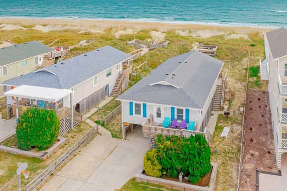 885 | Coleman's Beach Front Inn - Image 1