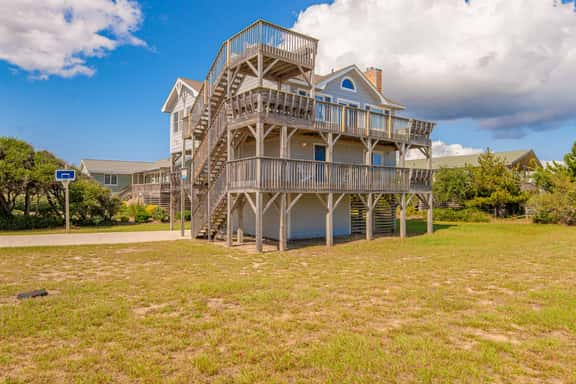 019 | Krazy Patty's Beach House - Image 1