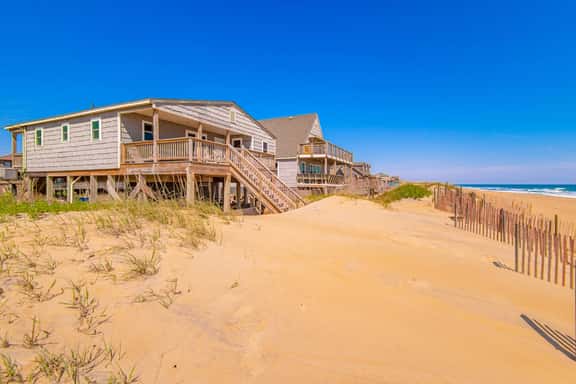 057 | The Aqua Hut - Image 1