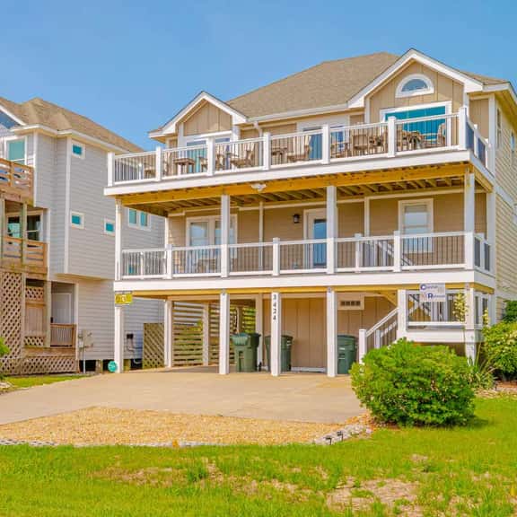 826 | Coastal Retreat - Image 1