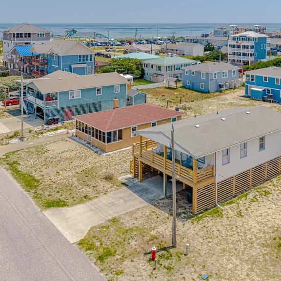 463 | CJ's Surf Shack - Image 1