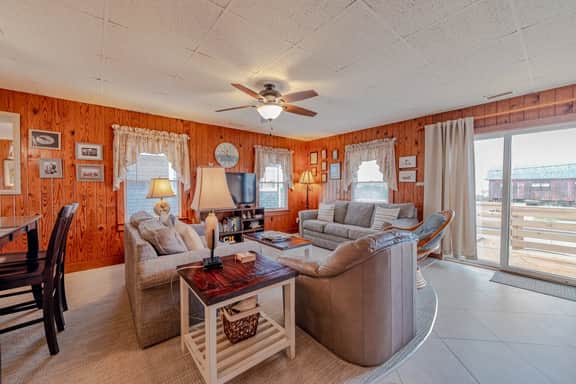 059 | Peyton's Place - Image 4