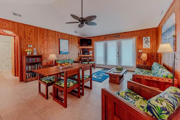 489 | Carolyn's Cottage - Image 5