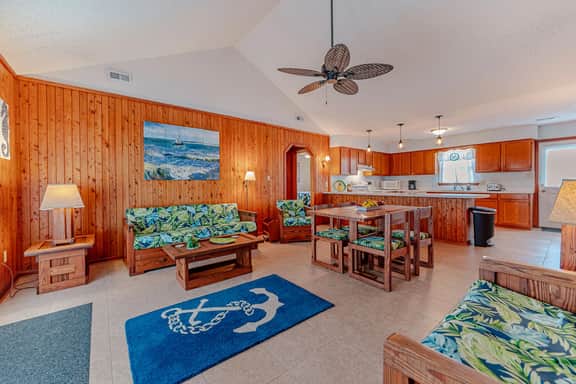 489 | Carolyn's Cottage - Image 3