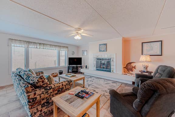 DS-102A | Vacation Station - Image 5