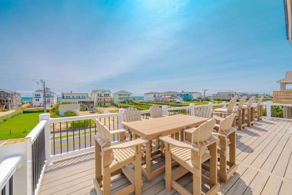 826 | Coastal Retreat - Image 2