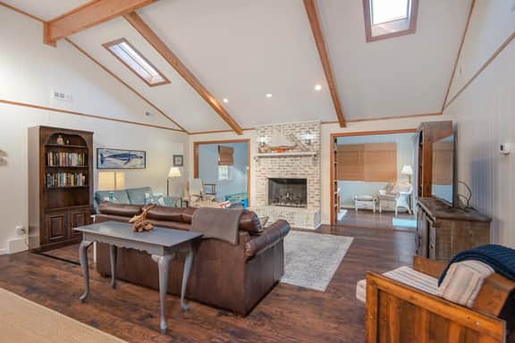 712 | Geyer Cottage - Image 5