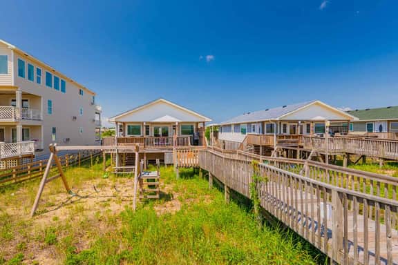 885 | Coleman's Beach Front Inn - Image 5