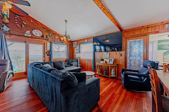 847 | Coleman's Mermaid Hideaway - Image 4